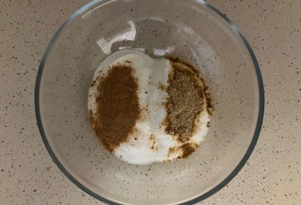 Фото шага рецепта Грудинка с греческим йогуртом и имбирем и корицей 189196 шаг 5  