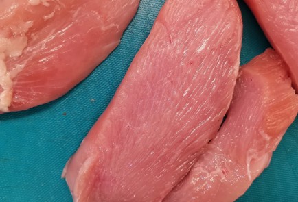 Фото шага рецепта Грудка индейки обжаренная на сковороде гриль 152850 шаг 1  