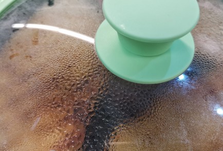 Фото шага рецепта Грудка индейки обжаренная на сковороде гриль 152850 шаг 9  