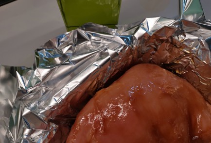 Фото шага рецепта Грудка индейки в фольге 191235 шаг 4  