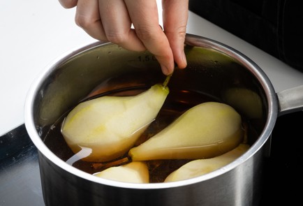 Фото шага рецепта Груши в хересе 151704 шаг 3  