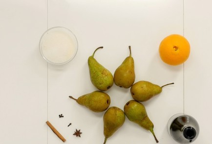 Фото шага рецепта Груши в вине 125675 шаг 1