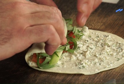 Фото шага рецепта Грузинские роллы с соусом баже 126063 шаг 3  