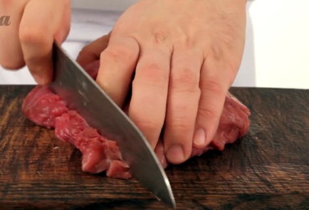 Фото шага рецепта Гуляш 49673 шаг 2  