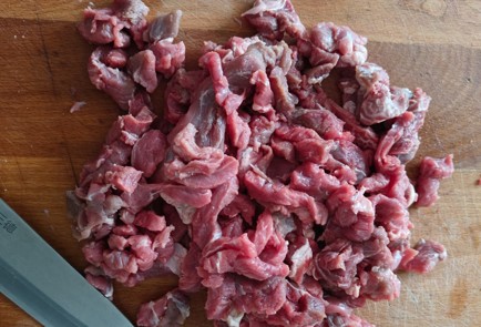 Фото шага рецепта Гуляш говяжий с морковью 175761 шаг 2  