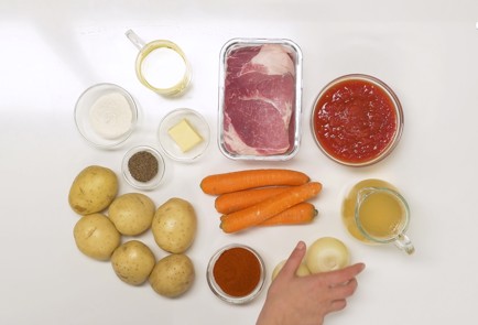 Фото шага рецепта Гуляш из свинины 140155 шаг 1  