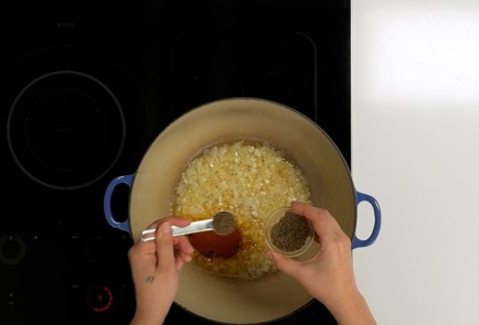 Фото шага рецепта Гуляш из свинины 140155 шаг 4  