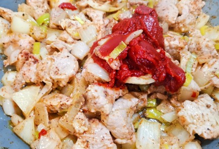 Фото шага рецепта Гуляш из свинины 173589 шаг 8  