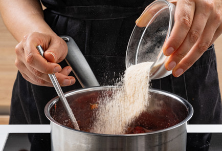 Фото шага рецепта Густое варенье из клубники с пектином 189939 шаг 9  