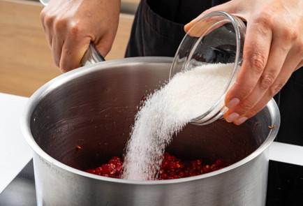 Фото шага рецепта Густое варенье из красной смородины 189941 шаг 4  