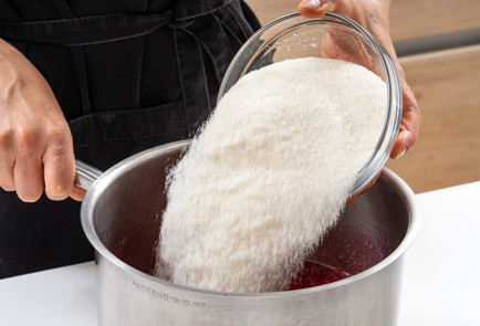 Фото шага рецепта Густое варенье из красной смородины 189941 шаг 6  