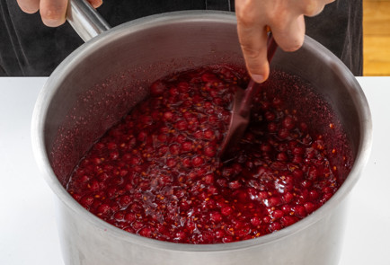 Фото шага рецепта Густое варенье из красной смородины 189941 шаг 7  