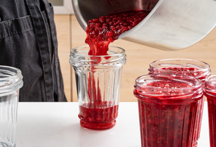 Фото шага рецепта Густое варенье из красной смородины 189941 шаг 9  