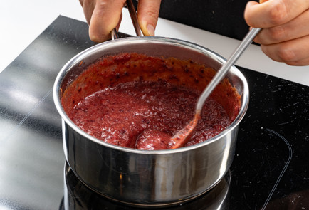 Фото шага рецепта Густое вишневое варенье с целыми ягодами 189940 шаг 8  