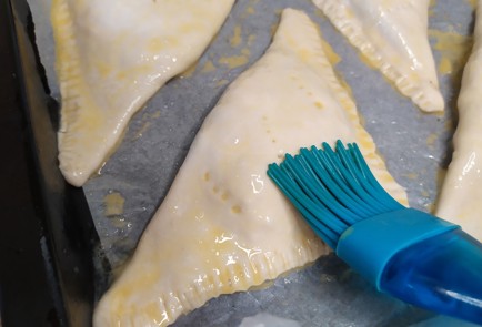 Фото шага рецепта Хачапури с сыром 188696 шаг 9