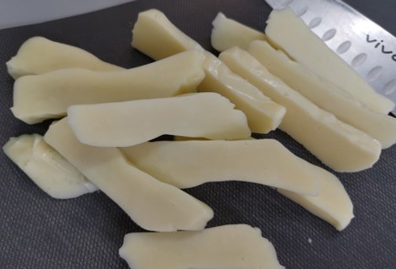 Фото шага рецепта Халуми с карри на сковороде 186513 шаг 1  