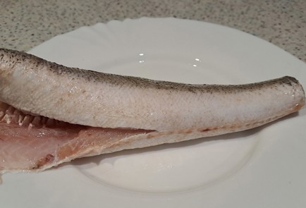 Фото шага рецепта Хек без муки на сковороде 189937 шаг 2  