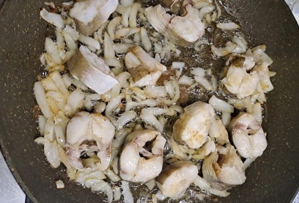 Фото шага рецепта Хек без муки на сковороде 189937 шаг 7  