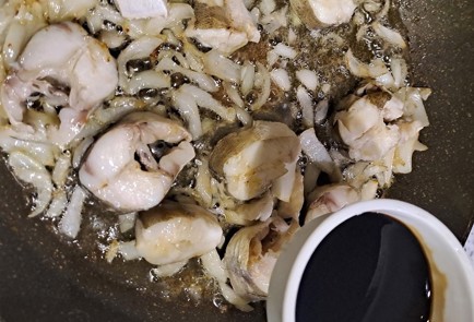 Фото шага рецепта Хек без муки на сковороде 189937 шаг 8  