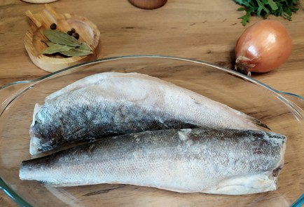 Фото шага рецепта Хек с хрустящей корочкой 188571 шаг 1