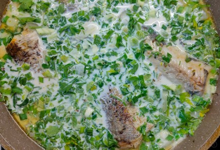 Фото шага рецепта Хек с луком в молоке 175458 шаг 12  