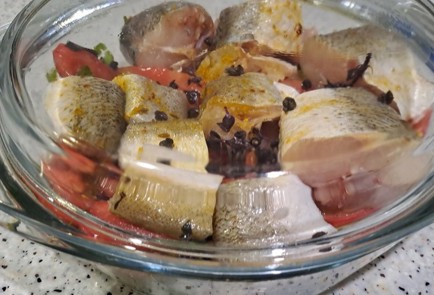 Фото шага рецепта Хек с овощами и зеленью в духовке 189928 шаг 11  