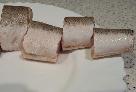 Фото шага рецепта Хек с овощами и зеленью в духовке 189928 шаг 3  