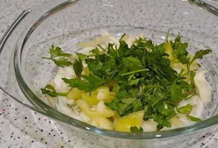 Фото шага рецепта Хек с овощами и зеленью в духовке 189928 шаг 8  