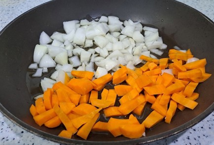 Фото шага рецепта Хек с рисом в духовке 189926 шаг 6  