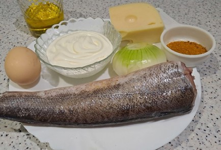 Фото шага рецепта Хек со сметаной и сыром в духовке 189927 шаг 1  