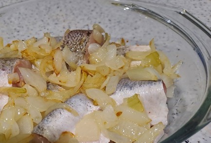 Фото шага рецепта Хек со сметаной и сыром в духовке 189927 шаг 7  