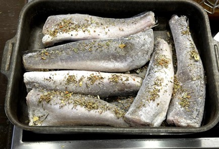 Фото шага рецепта Хек запеченный в томатном соусе с луком и морковью 175333 шаг 7  