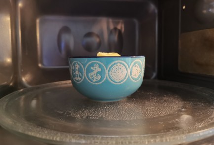 Фото шага рецепта Хлеб из льняной муки в микроволновке 175951 шаг 4  