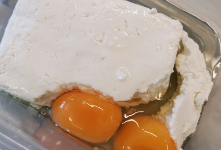 Фото шага рецепта Хлеб из миндальной муки и творога 174156 шаг 2