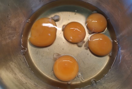 Фото шага рецепта Хлеб из творога 188875 шаг 1