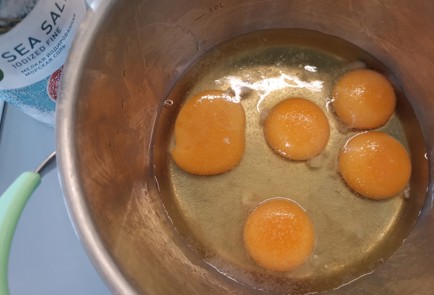 Фото шага рецепта Хлеб из творога 188875 шаг 2