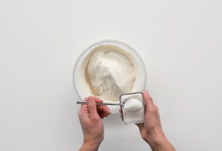 Фото шага рецепта Хлеб на сковороде 151644 шаг 1  