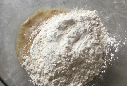 Фото шага рецепта Хлеб с чесноком и луком 174358 шаг 3  