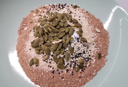 Фото шага рецепта Хлеб с семечками 190898 шаг 3  