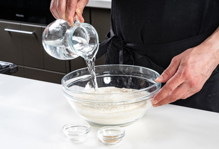 Фото шага рецепта Хлеб в кастрюле 191655 шаг 2