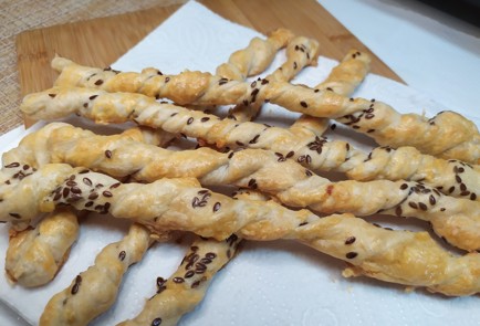 Фото шага рецепта Хлебные палочки с сыром и семенами льна 190487 шаг 10  