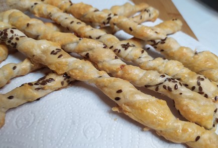 Фото шага рецепта Хлебные палочки с сыром и семенами льна 190487 шаг 9  