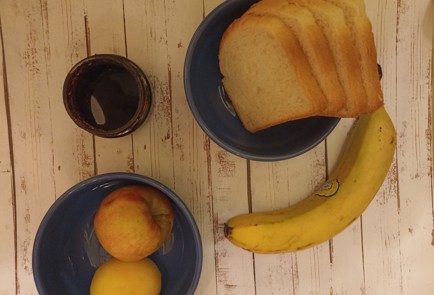 Фото шага рецепта Простой горячий бутерброд в вафельнице 190935 шаг 1