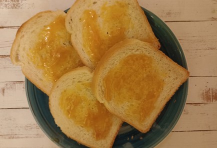 Фото шага рецепта Простой горячий бутерброд в вафельнице 190935 шаг 4