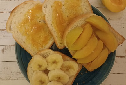 Фото шага рецепта Простой горячий бутерброд в вафельнице 190935 шаг 5
