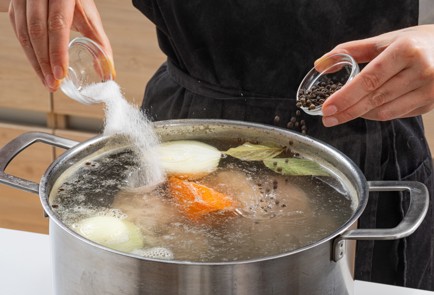 Фото шага рецепта Холодец из рульки 175373 шаг 4  