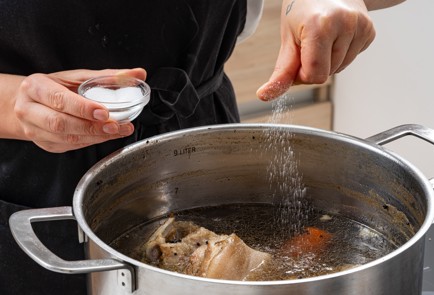 Фото шага рецепта Холодец из рульки 175373 шаг 6  