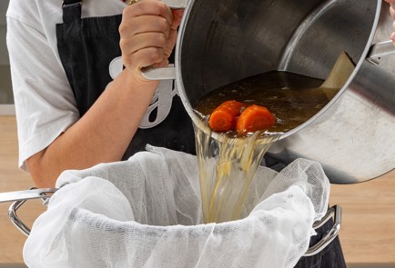 Фото шага рецепта Холодец из рульки 175373 шаг 7  