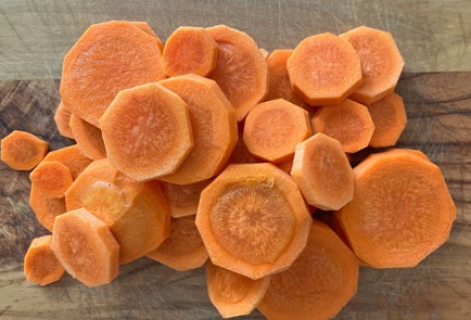 Фото шага рецепта Холодец с острыми перчиками черри 175109 шаг 1  