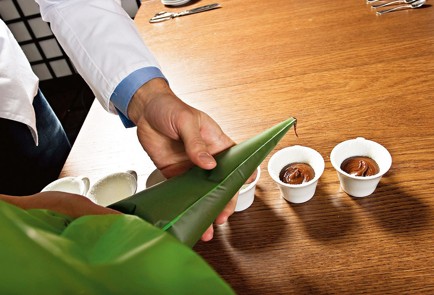 Фото шага рецепта Холодногорячий шоколадный кекспудинг 17378 шаг 3  